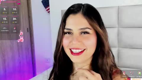 Snapshot of goddess_mia2 chatting on 09.29.25 Mia online show from 09.29.25