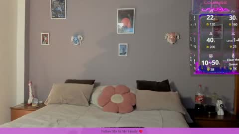 Snapshot of goddess_of_the_moon chatting on 04.04.26 Andreas Moon online show from 04.04.26