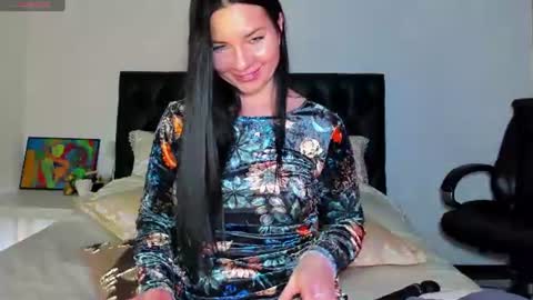 Snapshot of goddess_squirt_ chatting on 06.12.26 Katrin online show from 06.12.26