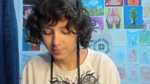 Snapshot of goddess_vee_ chatting on 02.23.25 vee online show from 02.23.25