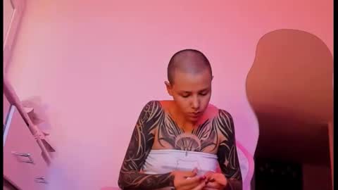 Snapshot of goddess_vee_ chatting on 10.26.25 vee online show from 10.26.25