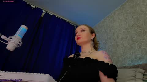 Snapshot of goddess_verdgyvi chatting on 05.05.26 Verdgy online show from 05.05.26