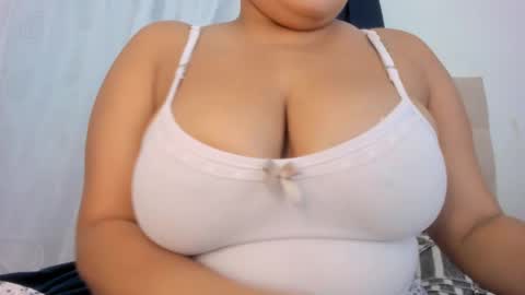 Snapshot of goddesschanell chatting on 09.19.25 CHANELL online show from 09.19.25