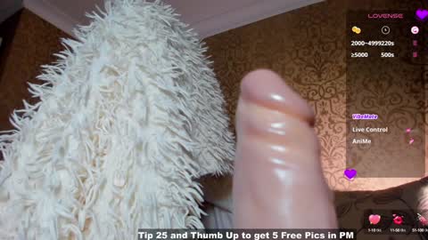 Snapshot of goddessdana chatting on 02.09.25 Dana online show from 02.09.25