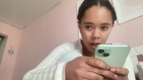 Snapshot of goddesselxo chatting on 04.06.26 Goddess L online show from 04.06.26