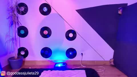 Julieta online show from 03.18.26