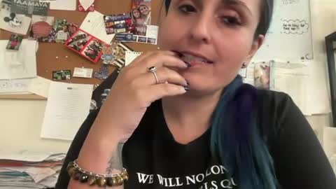Snapshot of goddessmedusa21 chatting on 10.24.25 goddessmedusa21 online show from 10.24.25