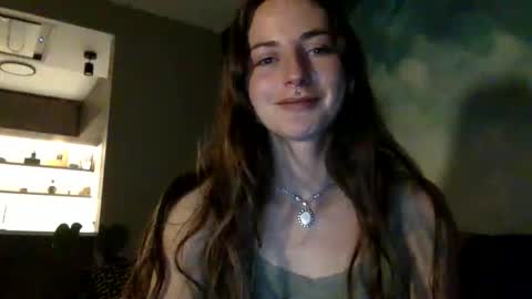 Snapshot of goddessmiamuse chatting on 09.25.25 goddessmiamuse online show from 09.25.25