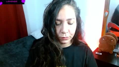  Naih Reyes online show from 03.04.25