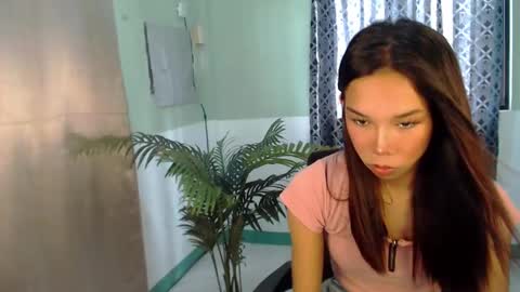 Snapshot of goddessoflostxx chatting on 12.21.24 JENNIFER online show from 12.21.24