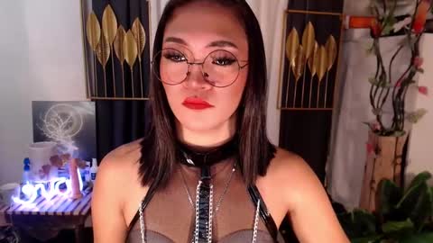 Snapshot of goddessquinnie chatting on 12.29.24 quinnie online show from 12.29.24