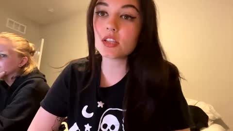 Goddess Raven online show from 01.04.25