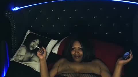 Snapshot of goddessyvette007 chatting on 02.21.25 GoddessYvette007 online show from 02.21.25