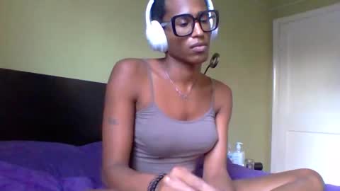 Snapshot of goddexx_kii chatting on 11.05.25 goddexx_kii online show from 11.05.25