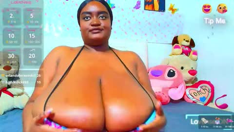 Snapshot of godessqqq chatting on 10.28.25 Godess Tracy online show from 10.28.25