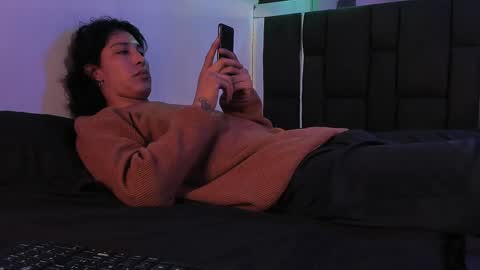 Snapshot of godly_huan chatting on 12.29.24 HUAN online show from 12.29.24