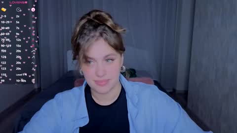 Snapshot of goga_li chatting on 09.18.25 Lilya online show from 09.18.25