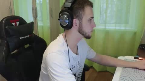 Golden boyyy21 online show from 12.04.25