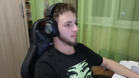 Golden boyyy21 online show from 12.21.25