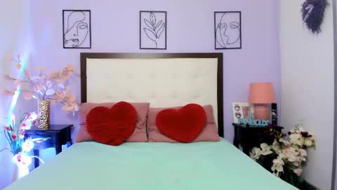 Snapshot of golden_kittyy chatting on 10.15.25 Kitty online show from 10.15.25