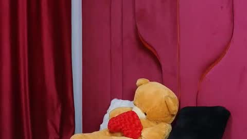Snapshot of goldenamberx chatting on 02.22.25 GoldenAmberX online show from 02.22.25