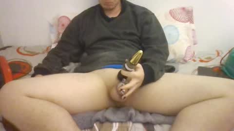 Snapshot of goldenboy207 chatting on 12.02.25 goldenboy207 online show from 12.02.25