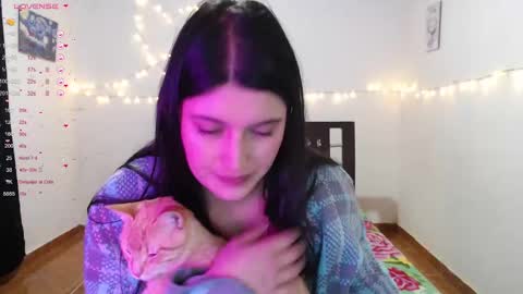 Snapshot of goldencandycotton chatting on 02.14.25 goldencandycotton online show from 02.14.25