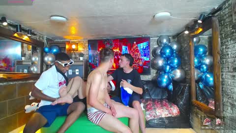 GOLDENJOI online show from 12.21.24