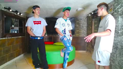 GOLDENJOI online show from 01.12.25