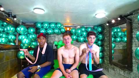 GOLDENJOI online show from 02.01.25