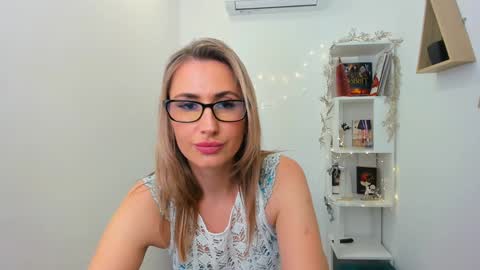 Snapshot of goldenlighte chatting on 12.22.24 Olivia online show from 12.22.24