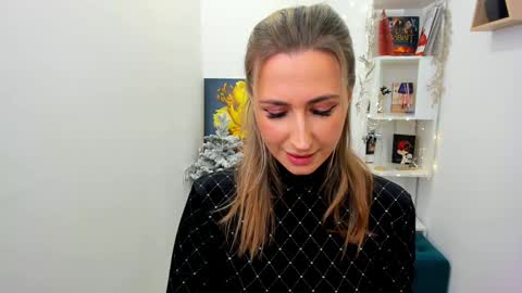 Snapshot of goldenlighte chatting on 12.26.24 Olivia online show from 12.26.24