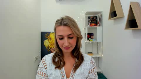 Snapshot of goldenlighte chatting on 01.31.25 Olivia online show from 01.31.25