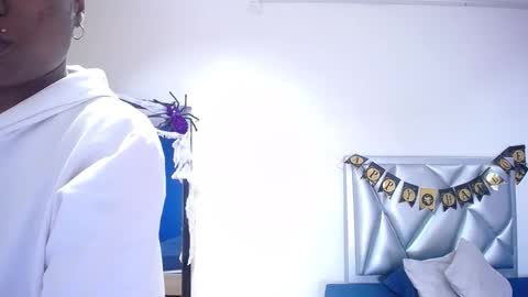 goldenn_ass1 online show from 10.17.25