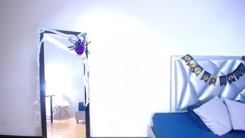 goldenn_ass1 online show from 10.28.25