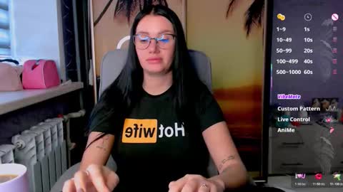 Snapshot of goldenwitchx chatting on 11.18.25 Polina online show from 11.18.25