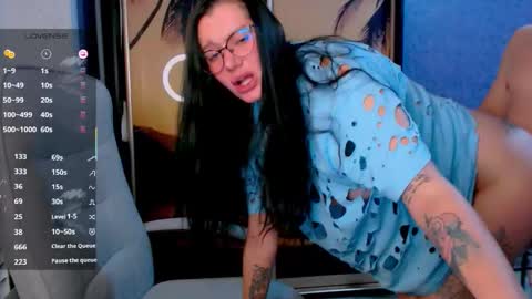 Snapshot of goldenwitchx chatting on 11.28.25 Polina online show from 11.28.25