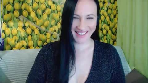 goldmoonn online show from 11.19.25