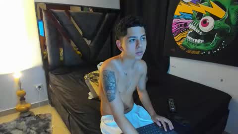 Snapshot of gomez_g_ chatting on 10.22.25 Gomez online show from 10.22.25