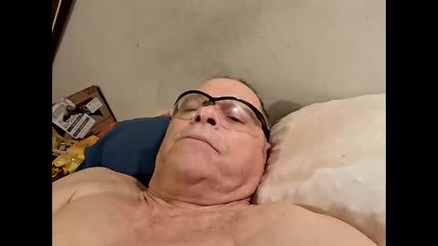 Snapshot of gonadalache chatting on 10.20.25 gonadalache online show from 10.20.25