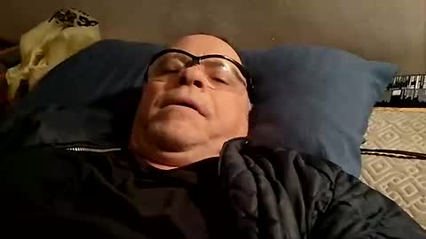 Snapshot of gonadalache chatting on 12.23.25 gonadalache online show from 12.23.25