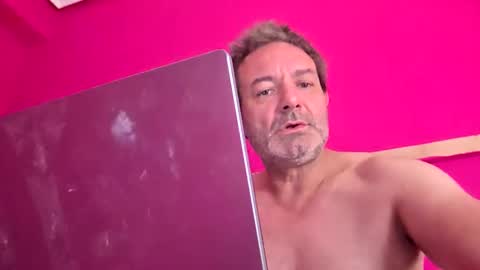 Snapshot of gonzalobilbaogon chatting on 10.23.25 gonzalo online show from 10.23.25