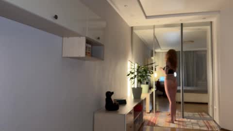 Polly online show from 11.21.25