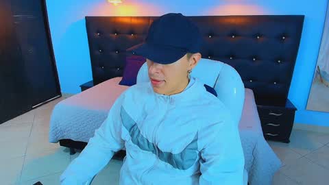 Snapshot of good_sheep chatting on 02.04.25 good_sheep online show from 02.04.25
