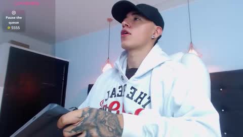 Snapshot of good_sheep chatting on 10.08.25 good_sheep online show from 10.08.25