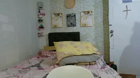 geneviev online show from 04.07.26