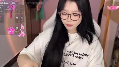 Snapshot of gorgeous_girl33 chatting on 12.08.24 gorgeous girl33 online show from 12.08.24