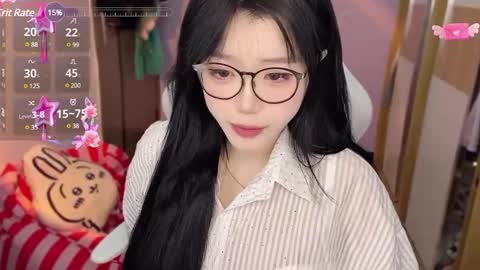 Snapshot of gorgeous_girl33 chatting on 12.11.24 gorgeous girl33 online show from 12.11.24