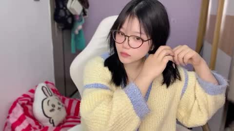 Snapshot of gorgeous_girl33 chatting on 01.01.25 gorgeous girl33 online show from 01.01.25