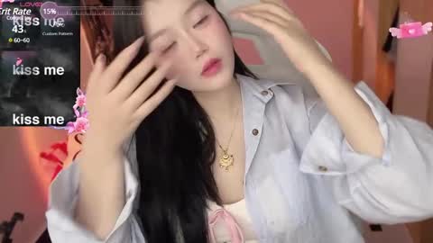 Snapshot of gorgeous_girl33 chatting on 02.25.25 gorgeous girl33 online show from 02.25.25